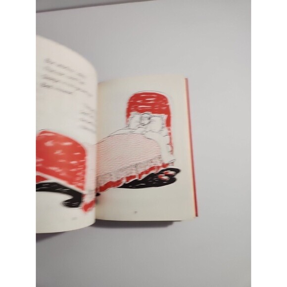 The New Bed – 1966 Houghton Mifflin Vintage Illustrated Children's Book - Picture 8 of 9